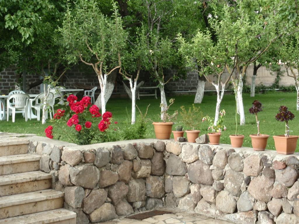 Chez Yvette Bed & Breakfast Garni Exterior photo